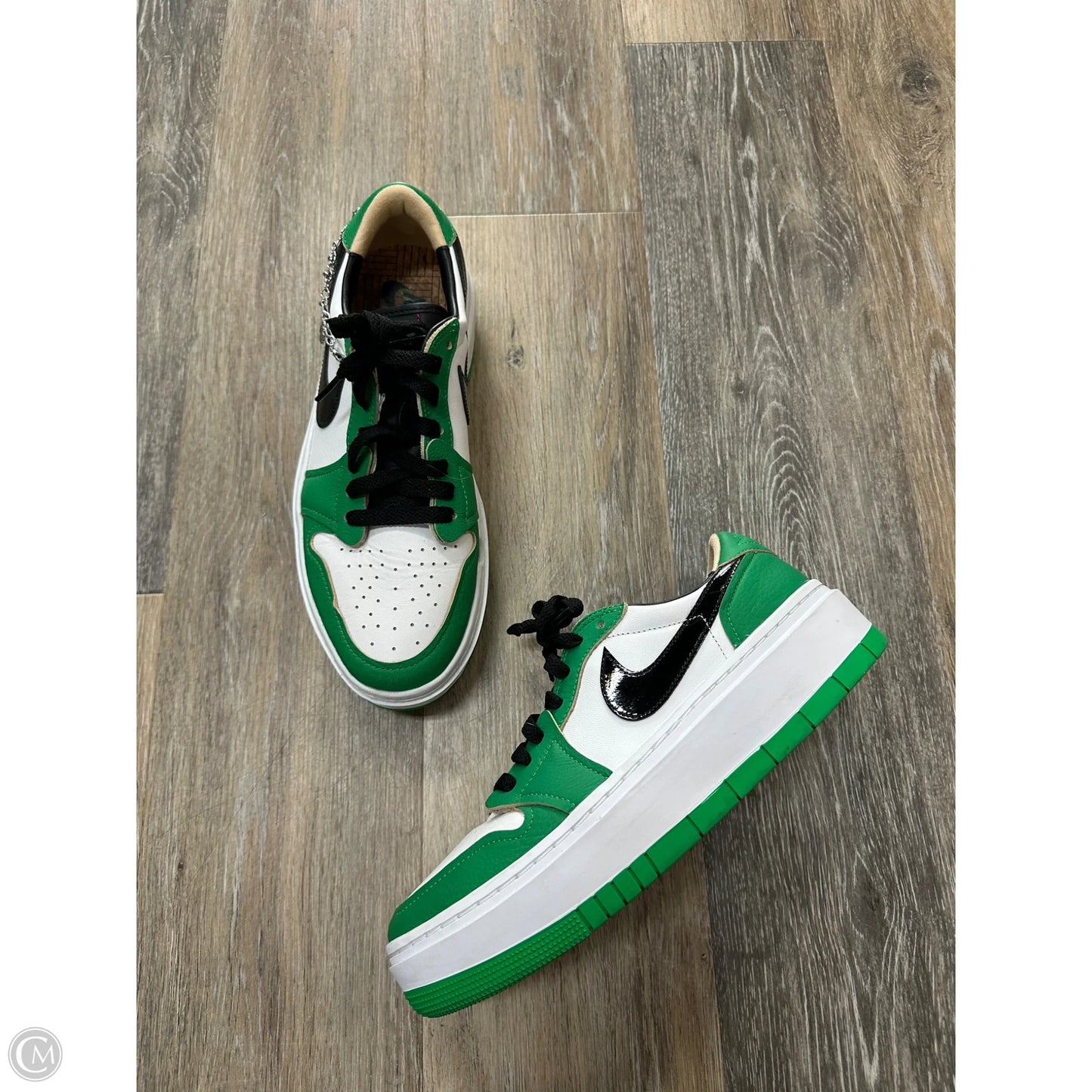 Shoes Sneakers By Nike In Black & Green, Size: 10