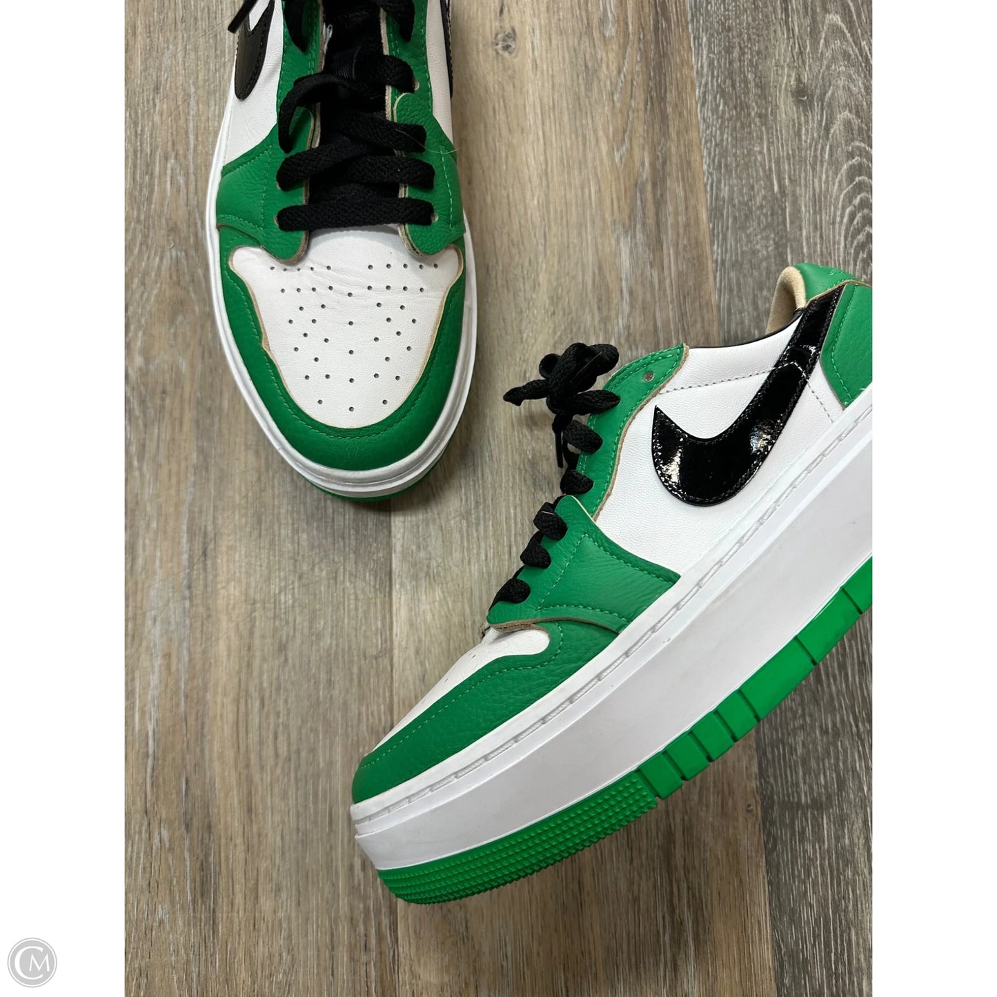 Shoes Sneakers By Nike In Black & Green, Size: 10