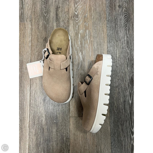 Shoes Flats By Birkenstock In Beige, Size: 8
