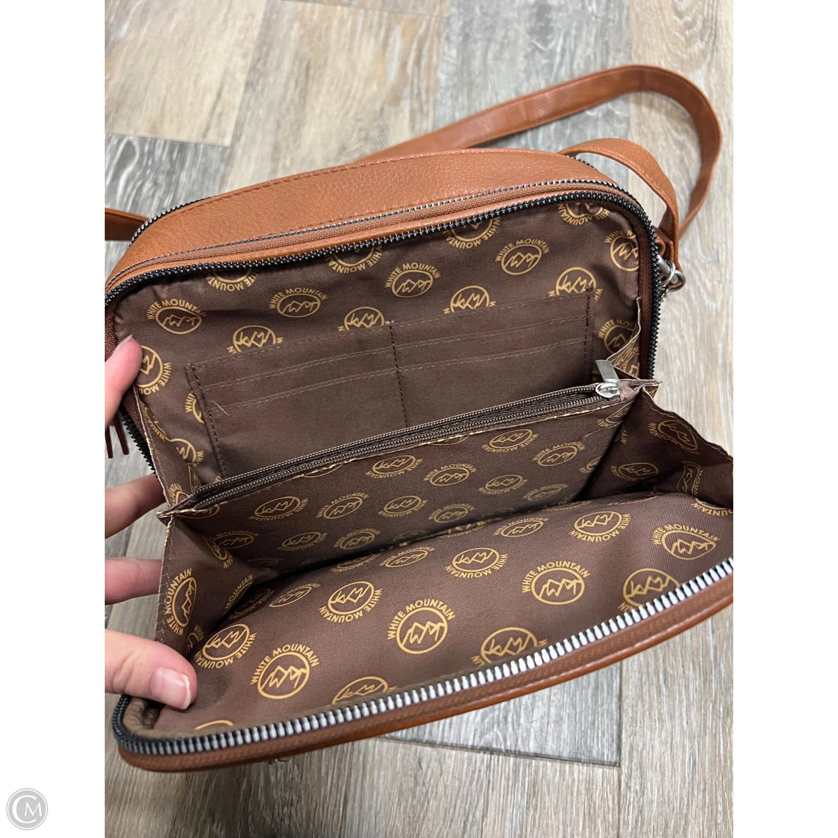 Crossbody By White Mountain, Size: Medium