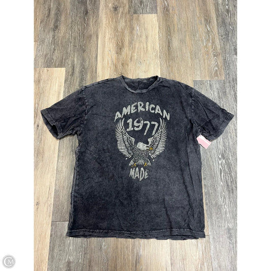 Top Short Sleeve By Life Clothing In Grey, Size: L