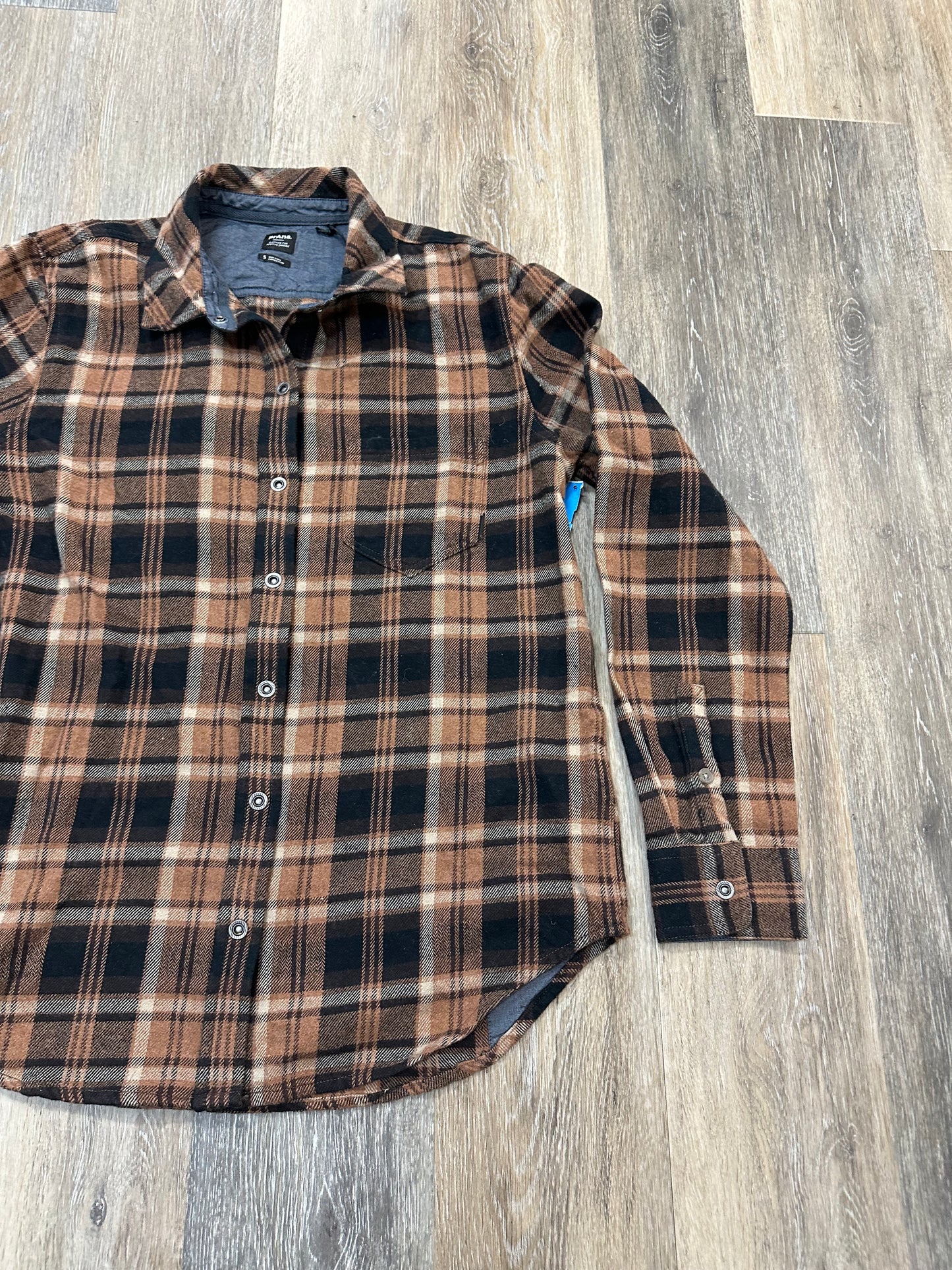 Blouse Long Sleeve By Prana In Plaid Pattern, Size: S