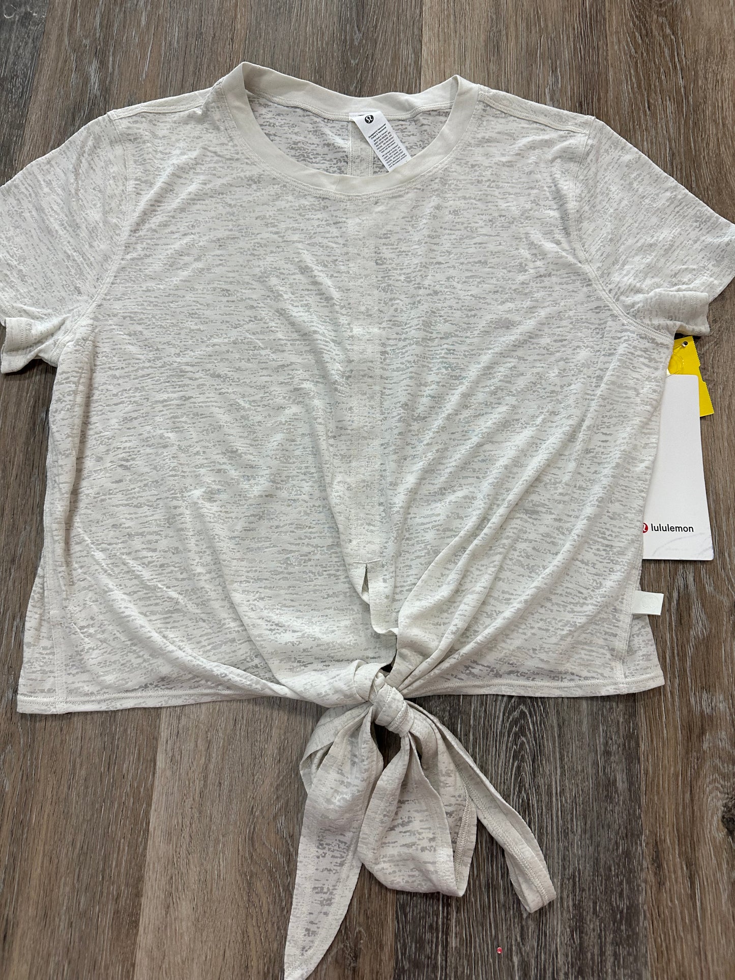 Athletic Top Short Sleeve By Lululemon In Cream, Size: 6