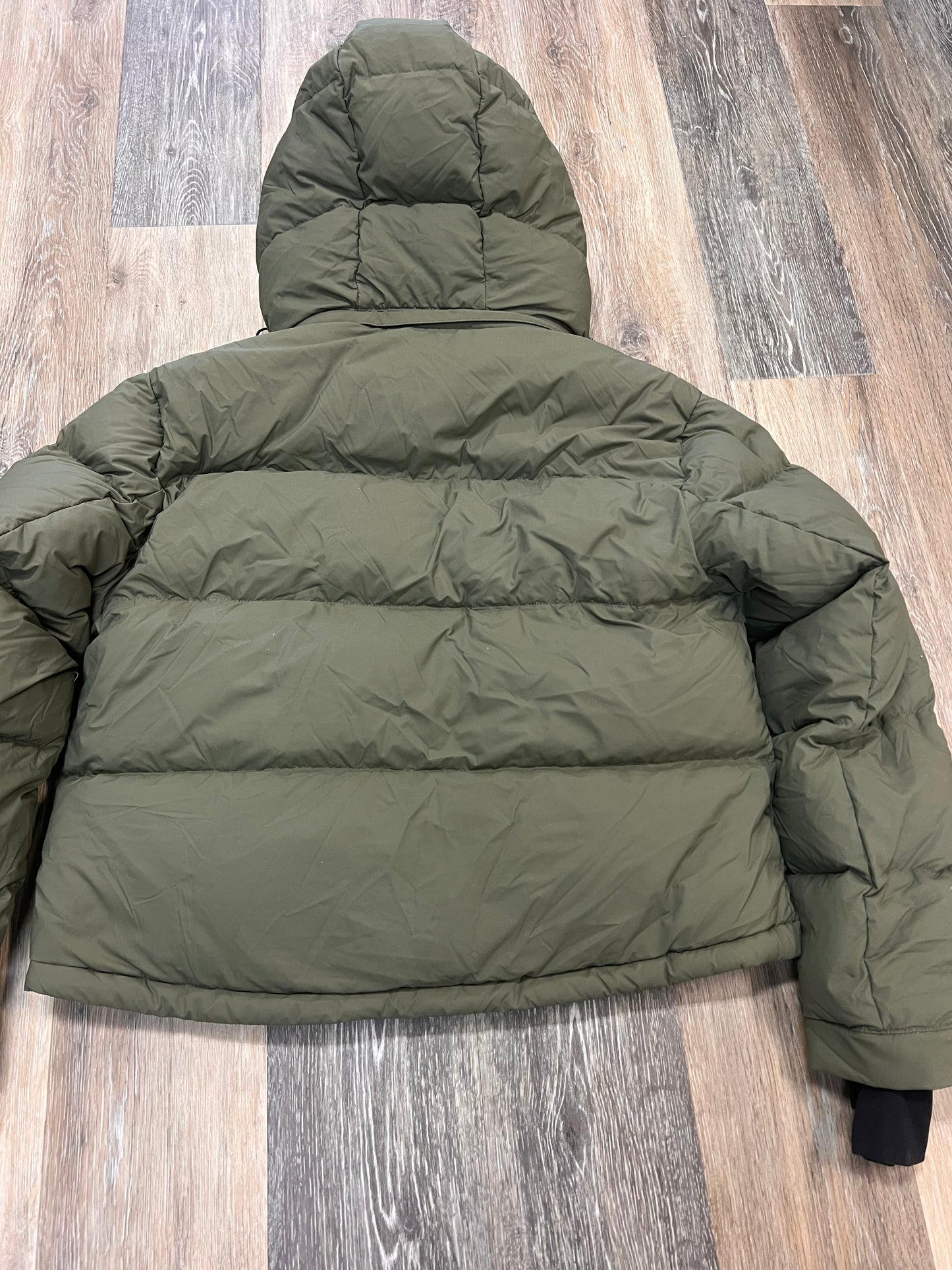 Jacket Puffer & Quilted By Aritzia In Green, Size: M