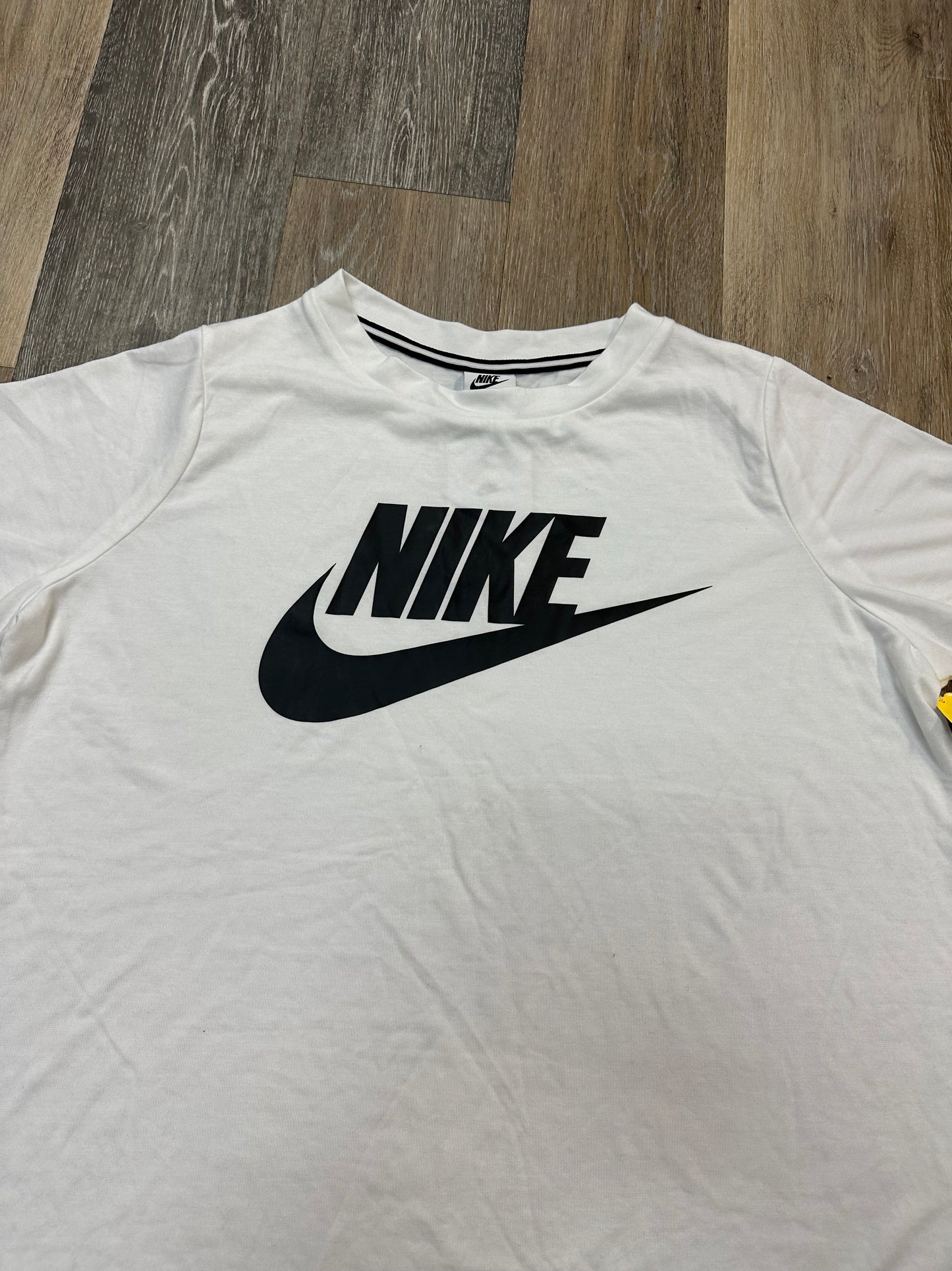 Athletic Top Short Sleeve By Nike Apparel In White, Size: Xl