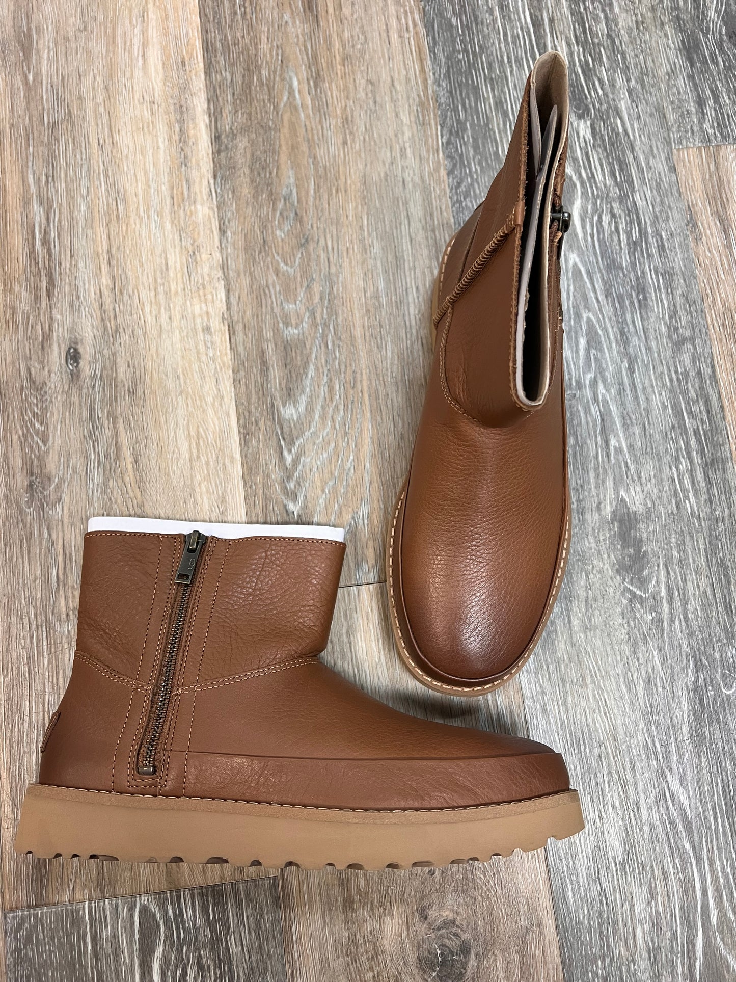 Boots Leather By Ugg In Tan, Size: 9