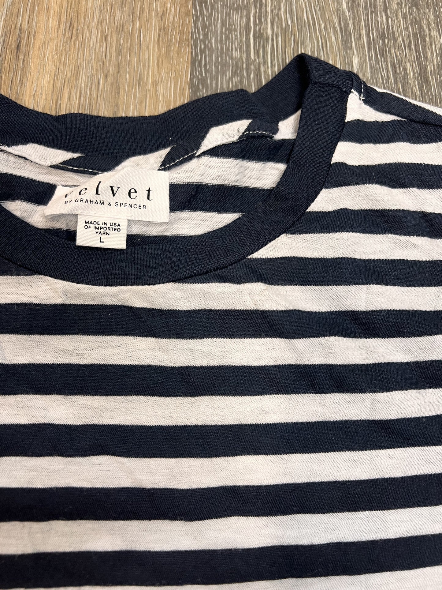 Top Short Sleeve By Velvet By Graham & Spencer  Size: L
