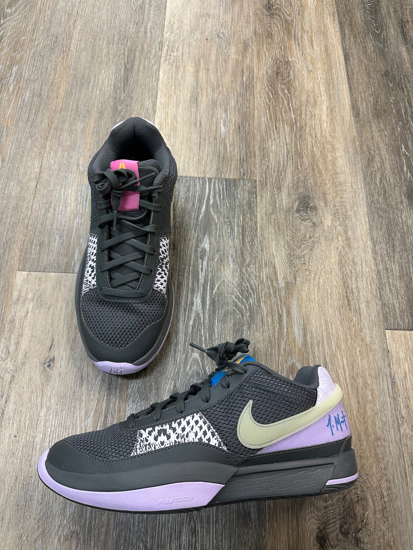 Shoes Athletic By Nike In Grey, Size: 9.5