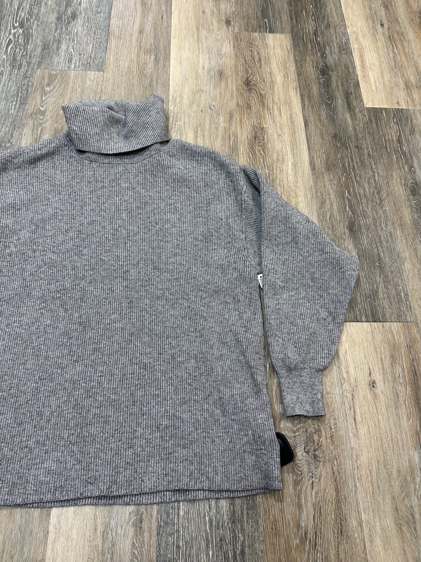 Sweater By Free People In Grey, Size: Xs