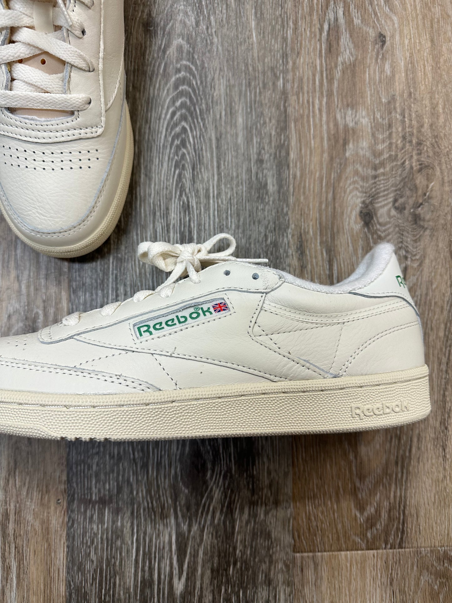 Shoes Athletic By Reebok In Cream, Size: 10