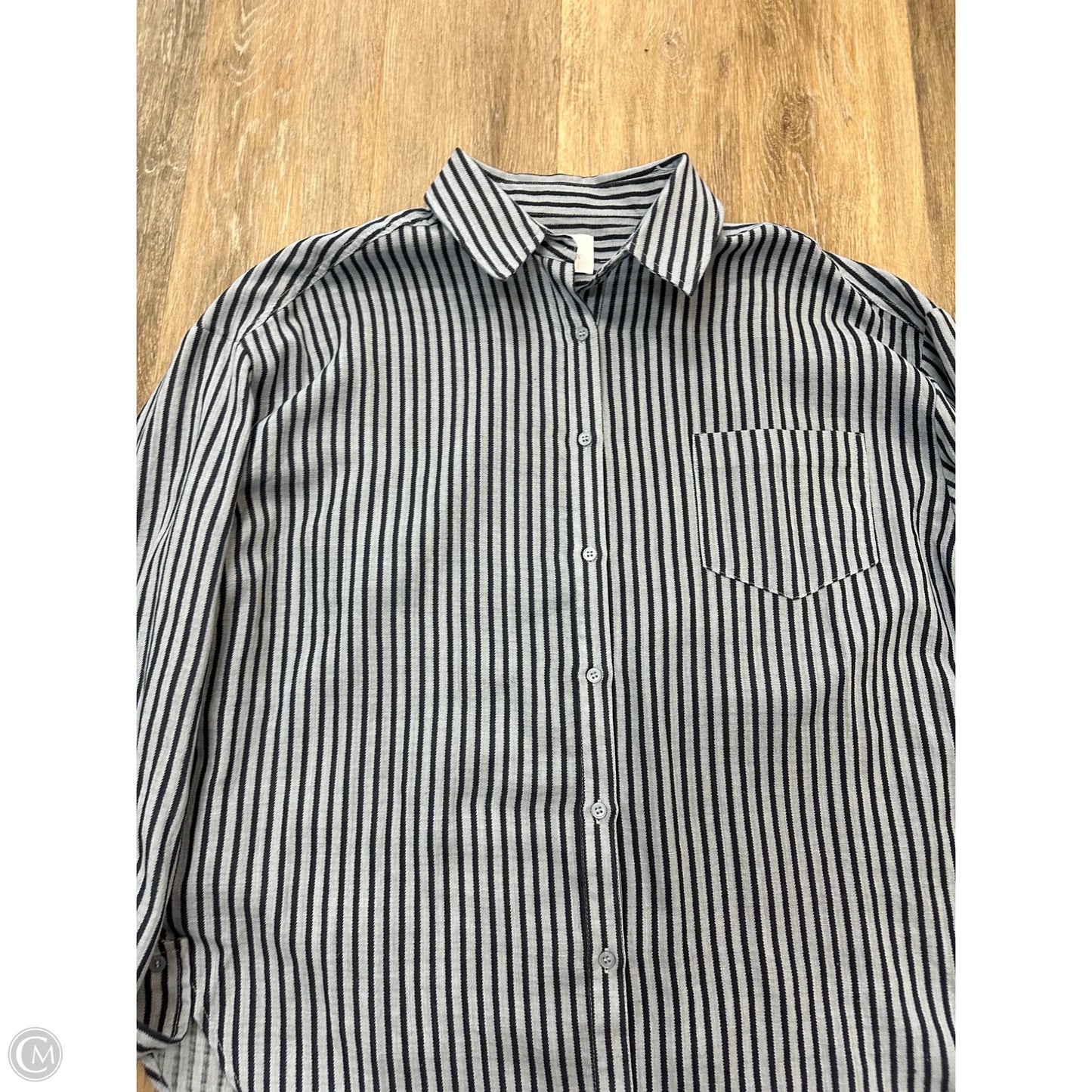 Blouse Long Sleeve By Things Between In Striped Pattern, Size: S