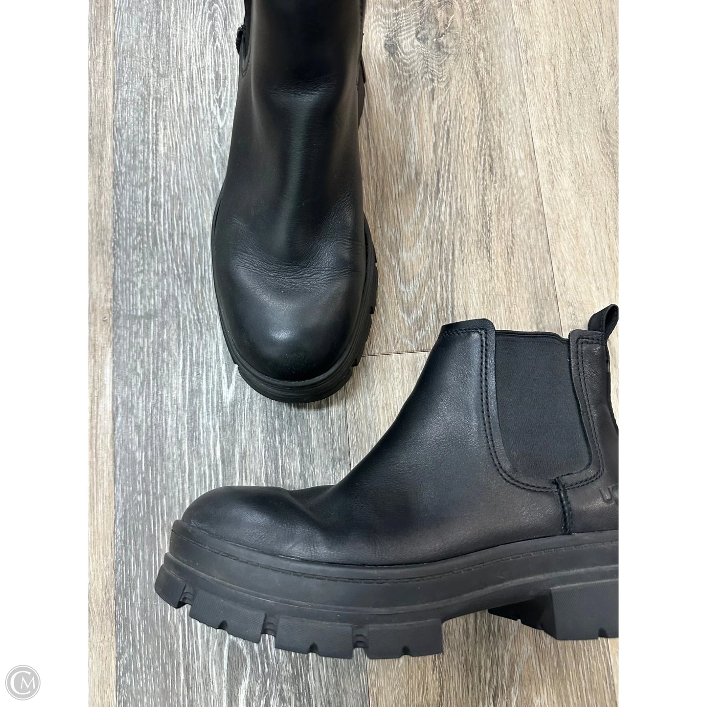 Boots Designer By Ugg In Black, Size: 8