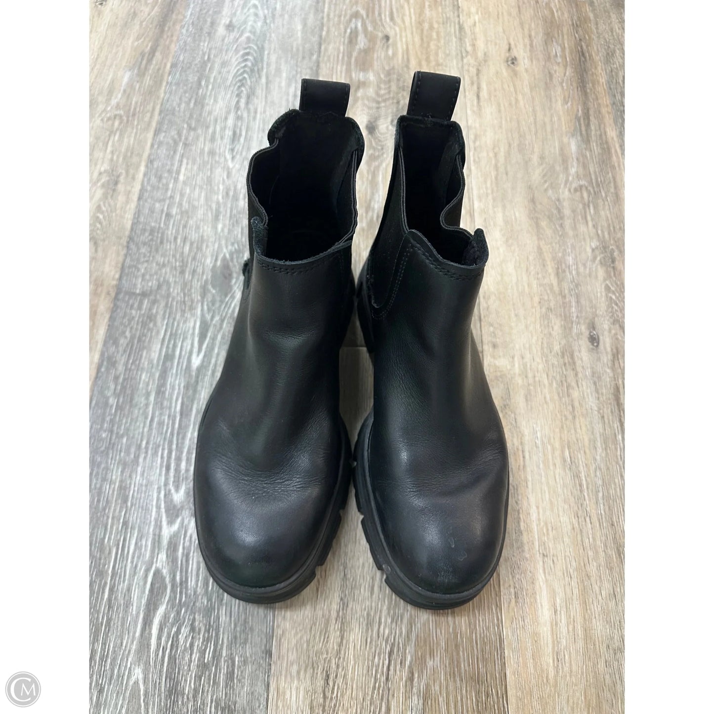 Boots Designer By Ugg In Black, Size: 8