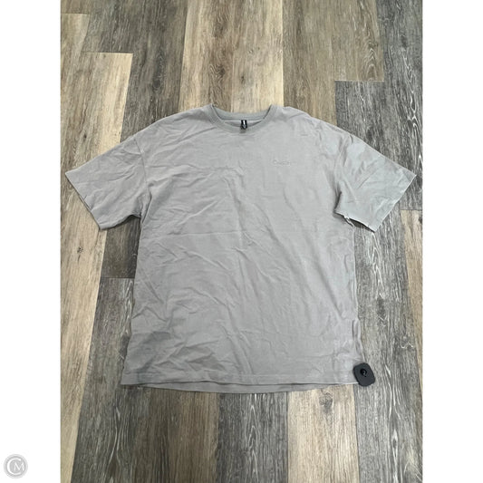 Top Short Sleeve By Comfrt In Grey, Size: S