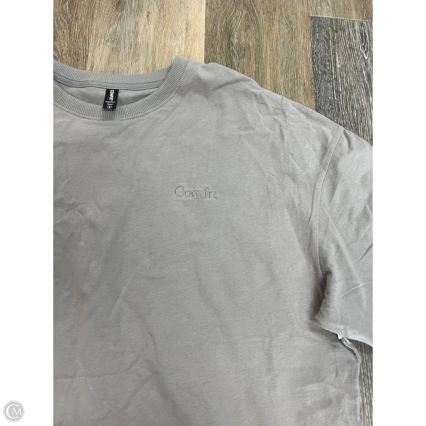 Top Short Sleeve By Comfrt In Grey, Size: S