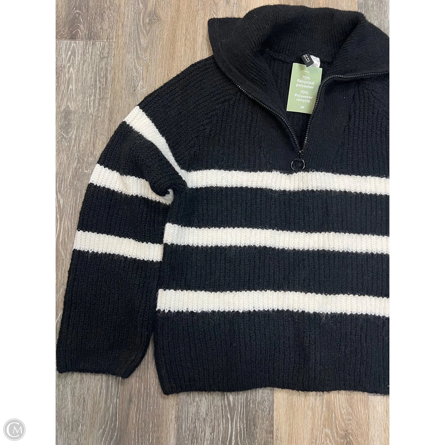 Sweater By Divided In Black, Size: Xs
