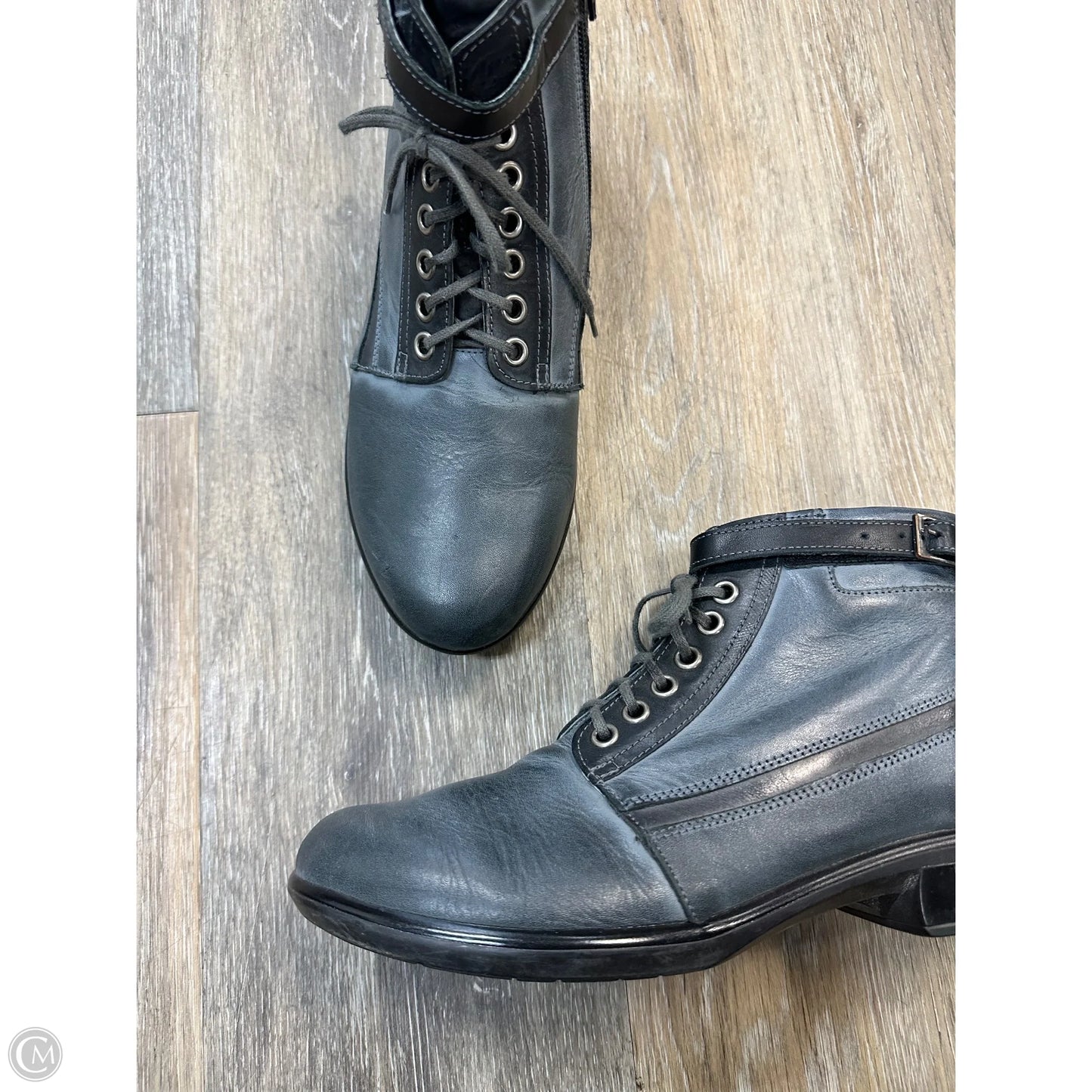 Boots Ankle Flats By Naot In Grey, Size: 7.5