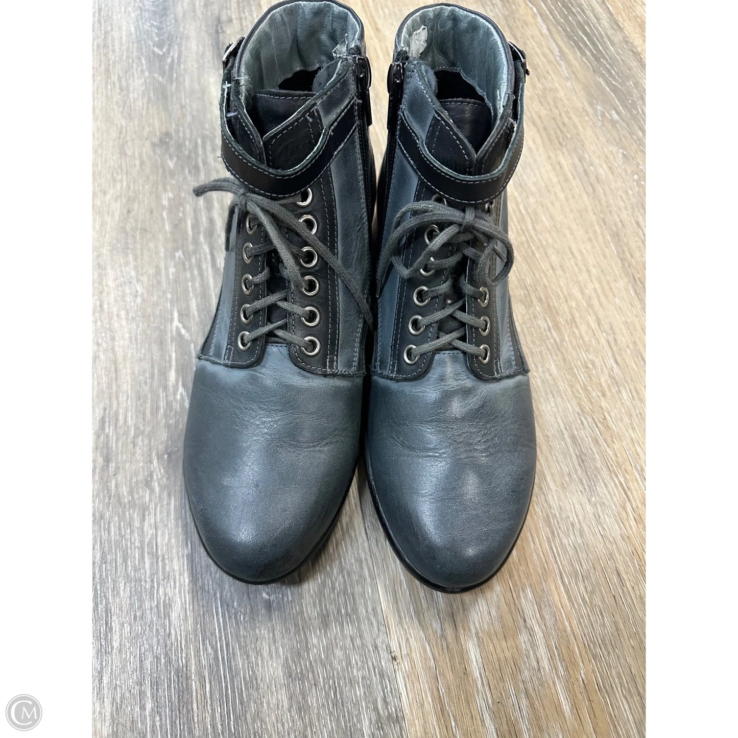 Boots Ankle Flats By Naot In Grey, Size: 7.5