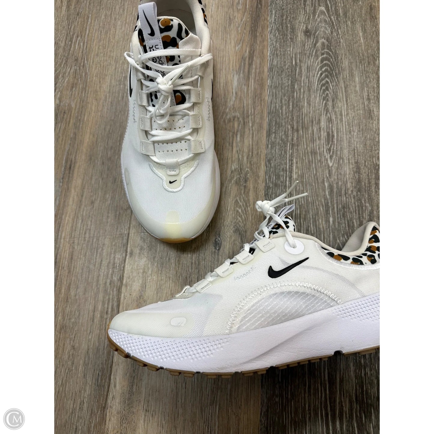 Shoes Athletic By Nike In White, Size: 10