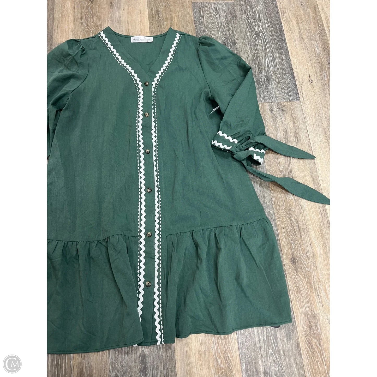 -Dress Casual Short By Mod Boutique In Green, Size: Xl
