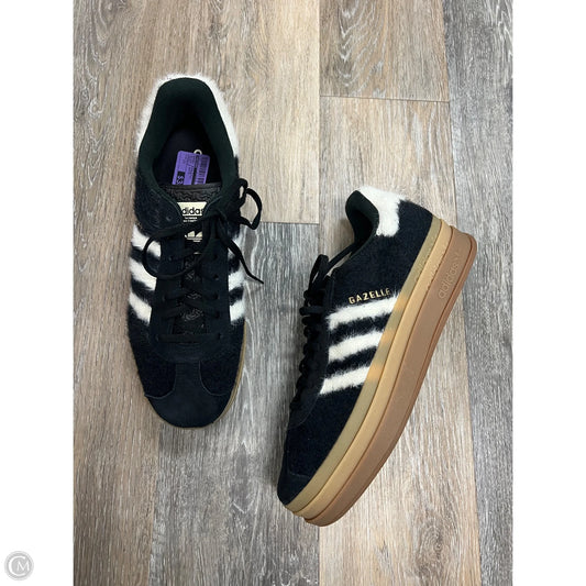 Shoes Athletic By Adidas In Black & White, Size: 11