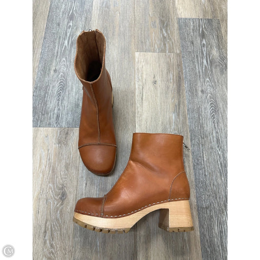 Boots Ankle Heels By Hasbeens In Tan, Size: 10
