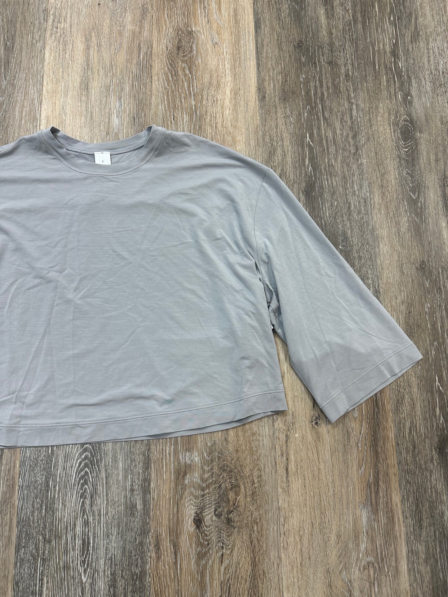 Athletic Top Short Sleeve By Lululemon In Grey, Size: 2