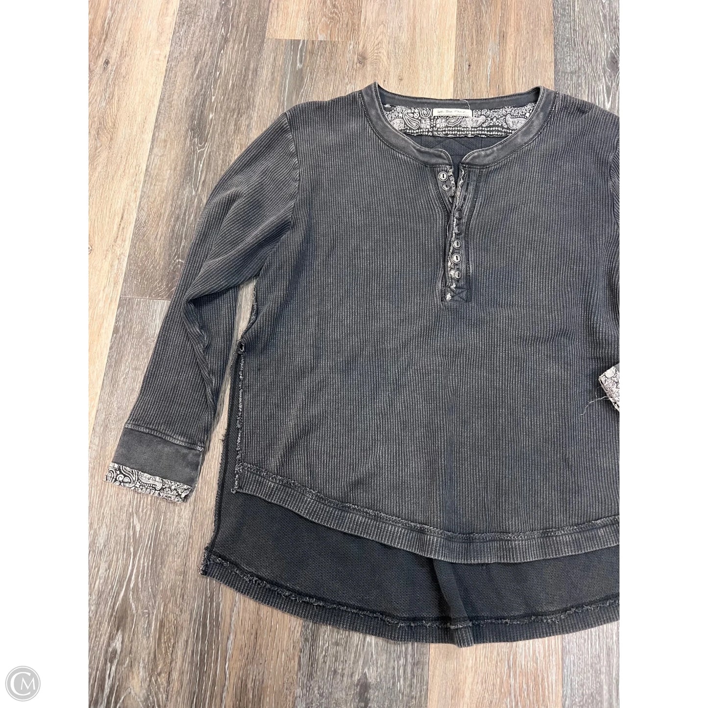 Top Long Sleeve By We The Free In Grey, Size: L