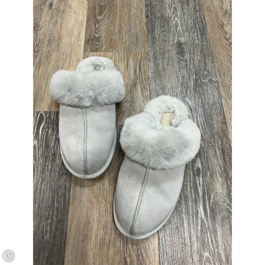 Slippers Designer By Ugg In Grey, Size: 7