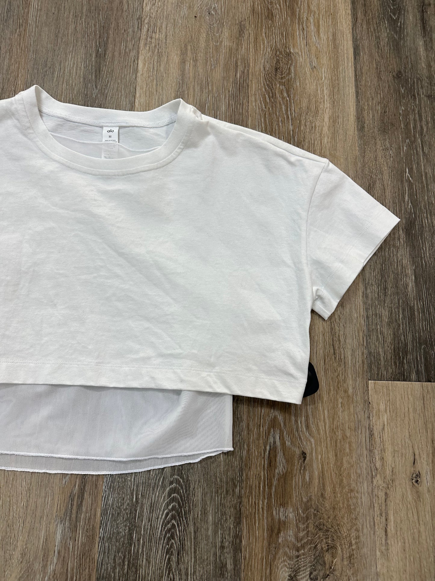 Athletic Top Short Sleeve By Alo In White, Size: M