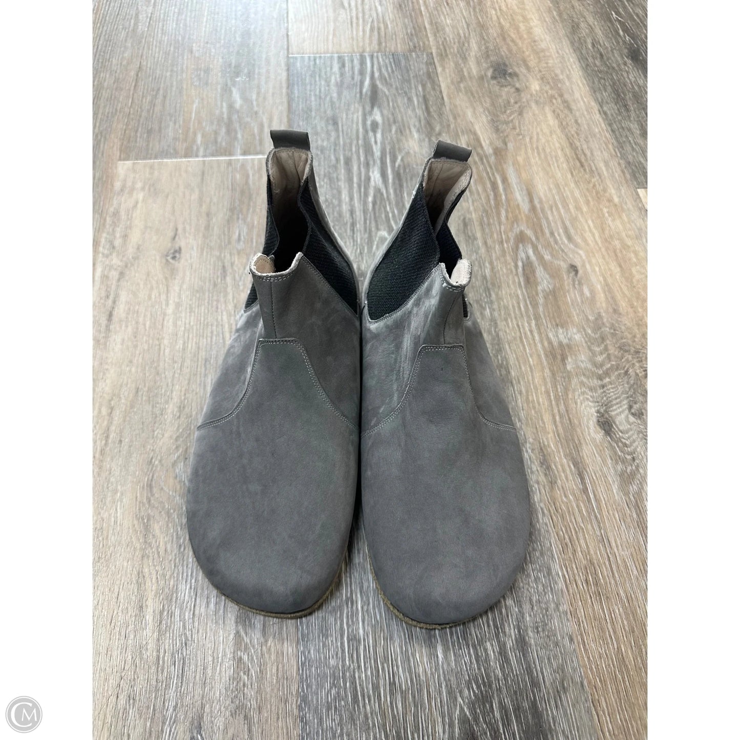 Boots Ankle Flats By Svony In Grey, Size: 7.5