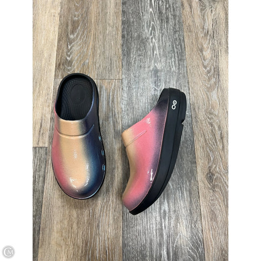 Shoes Flats By Oofos In Multi-colored, Size: 6