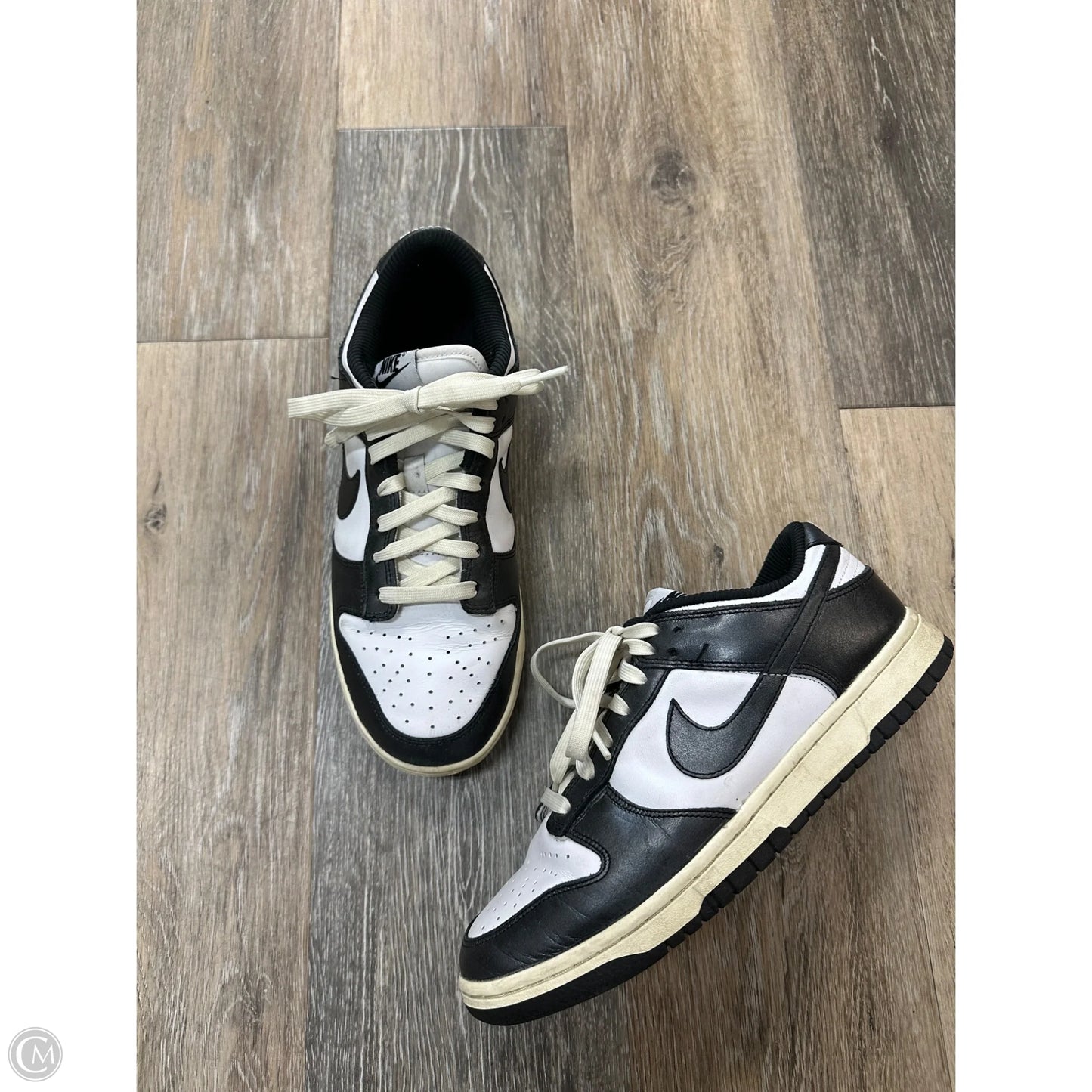 Shoes Sneakers By Nike In Black & White, Size: 9