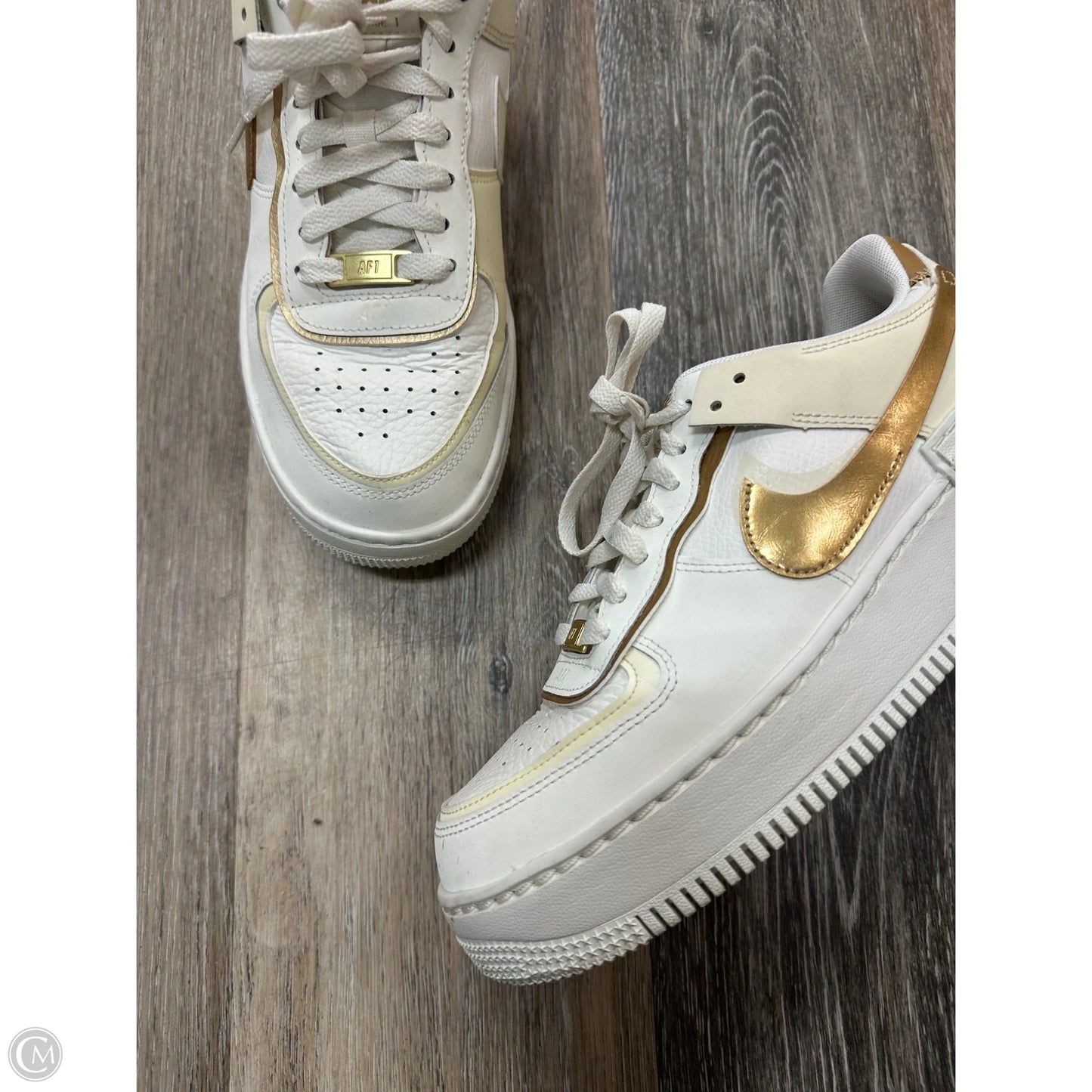 Shoes Sneakers By Nike In White, Size: 9.5