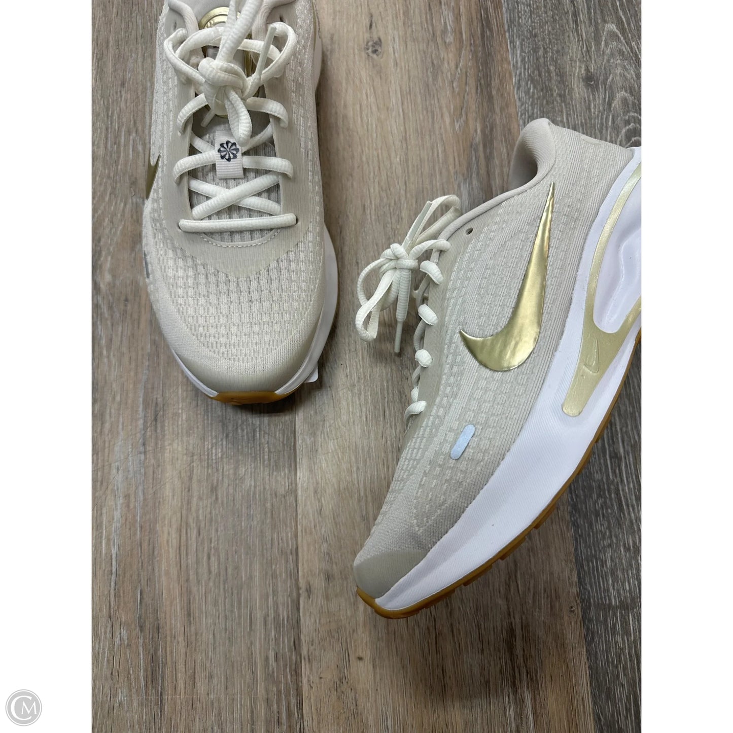 Shoes Athletic By Nike In Cream, Size: 8.5