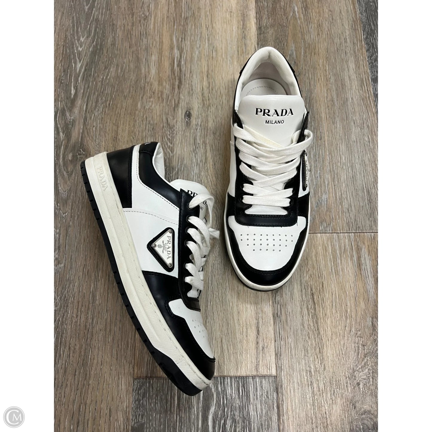 Shoes Luxury Designer By Prada In Black & White, Size: 8