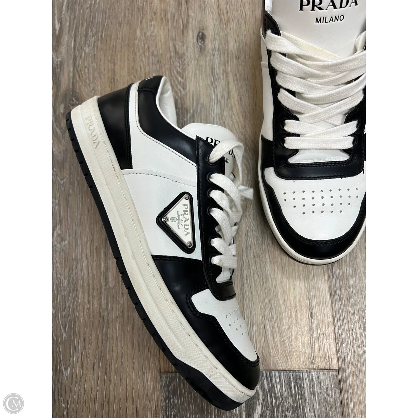 Shoes Luxury Designer By Prada In Black & White, Size: 8