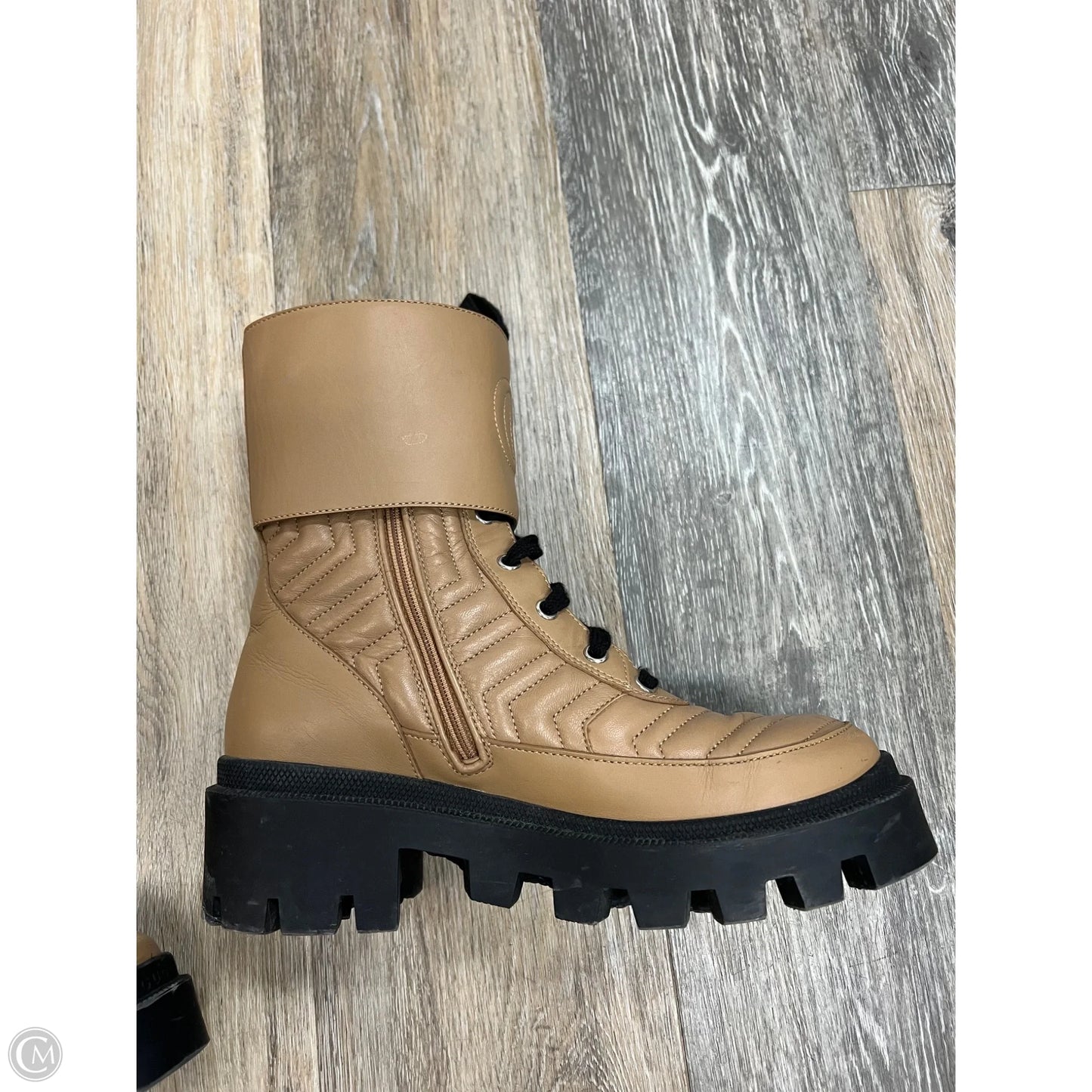 Boots Luxury Designer By Gucci In Tan, Size: 7.5