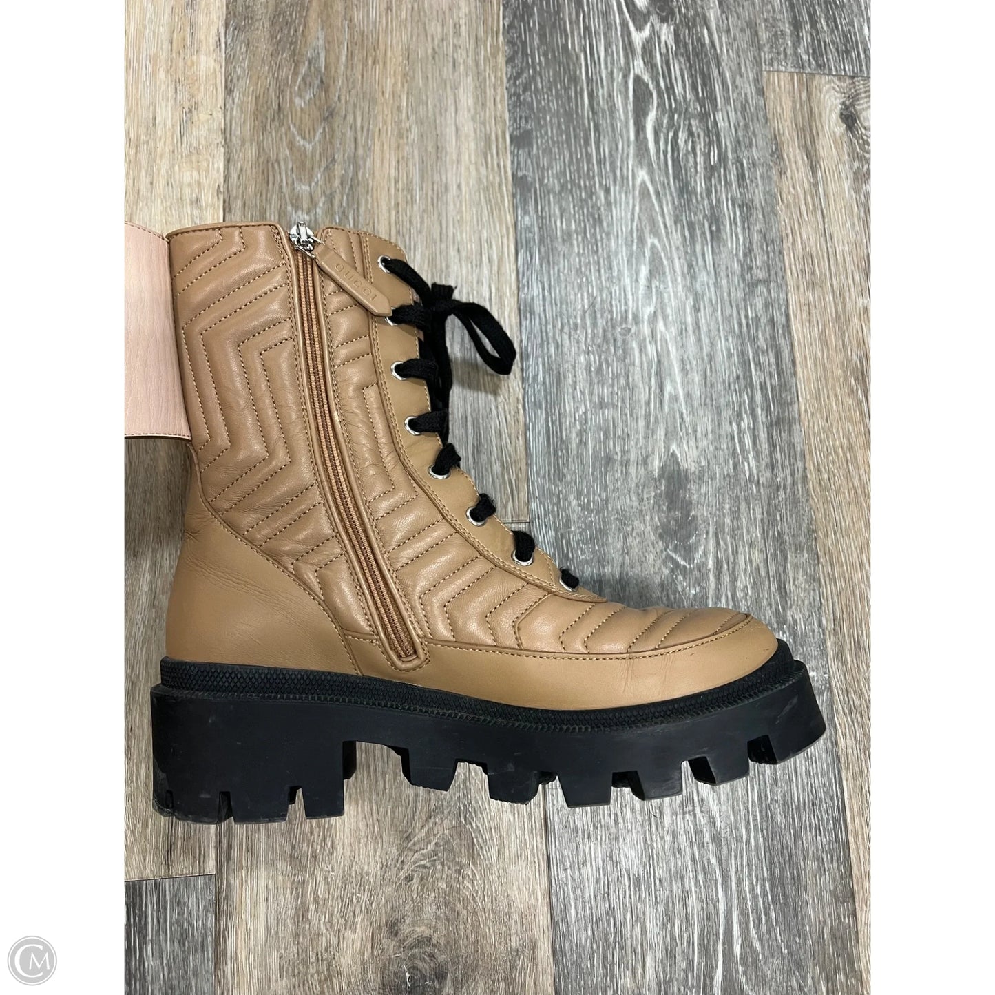 Boots Luxury Designer By Gucci In Tan, Size: 7.5