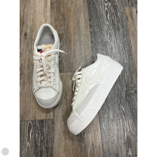Shoes Sneakers By Nike In White, Size: 7