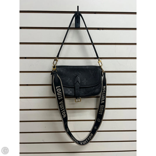 Handbag Luxury Designer By Louis Vuitton, Size: Medium