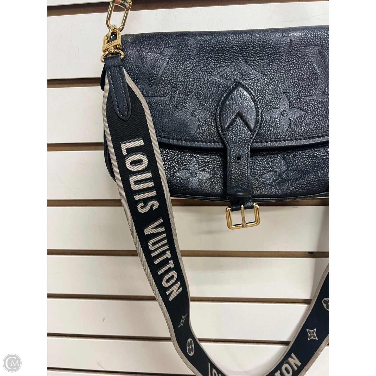 Handbag Luxury Designer By Louis Vuitton, Size: Medium