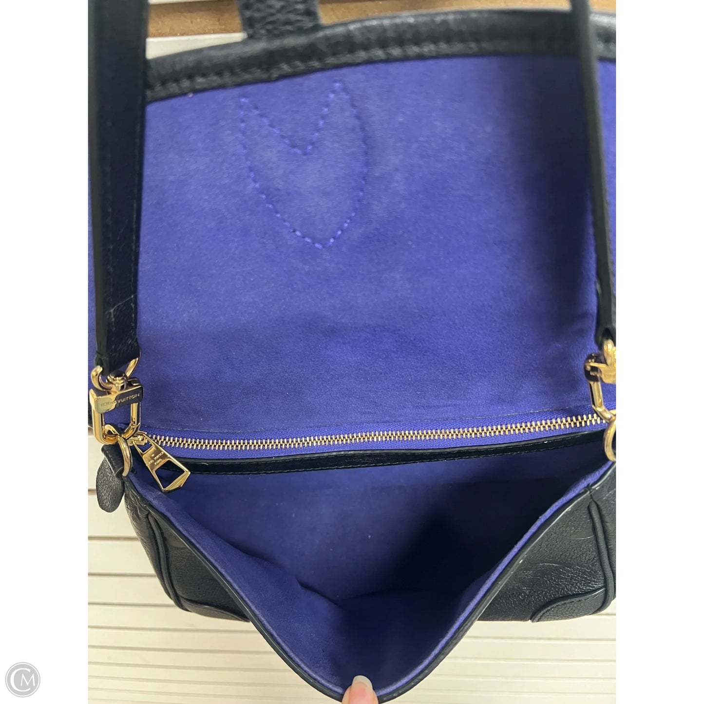 Handbag Luxury Designer By Louis Vuitton, Size: Medium