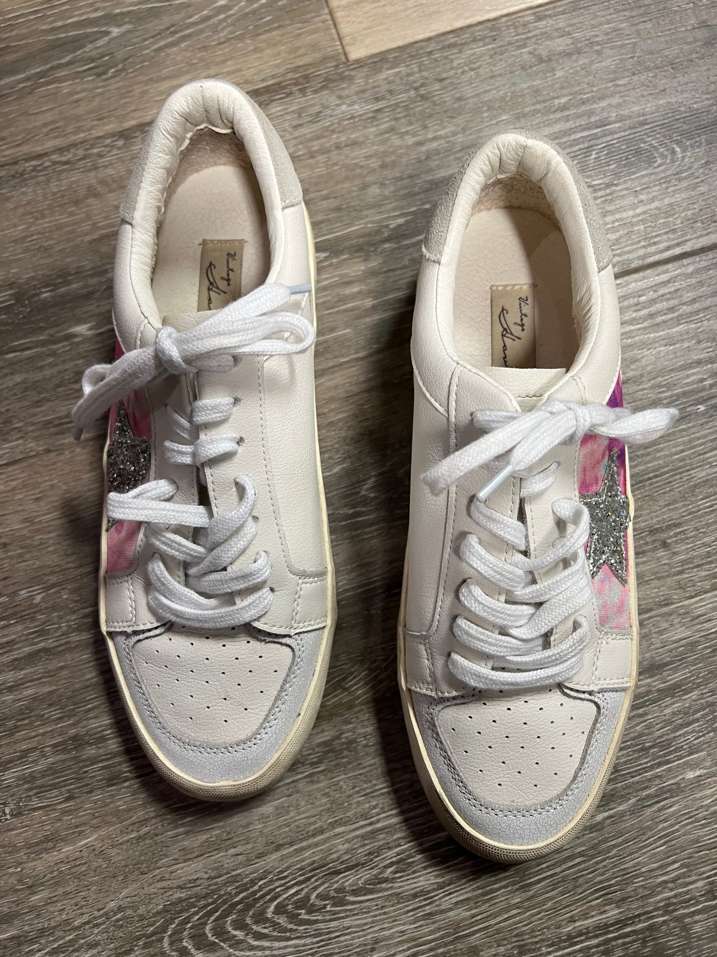 Pink & White Shoes Sneakers Vintage Havana, Size 10