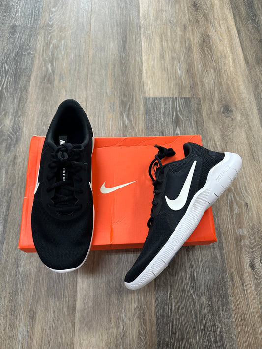 Black Shoes Athletic Nike, Size 9