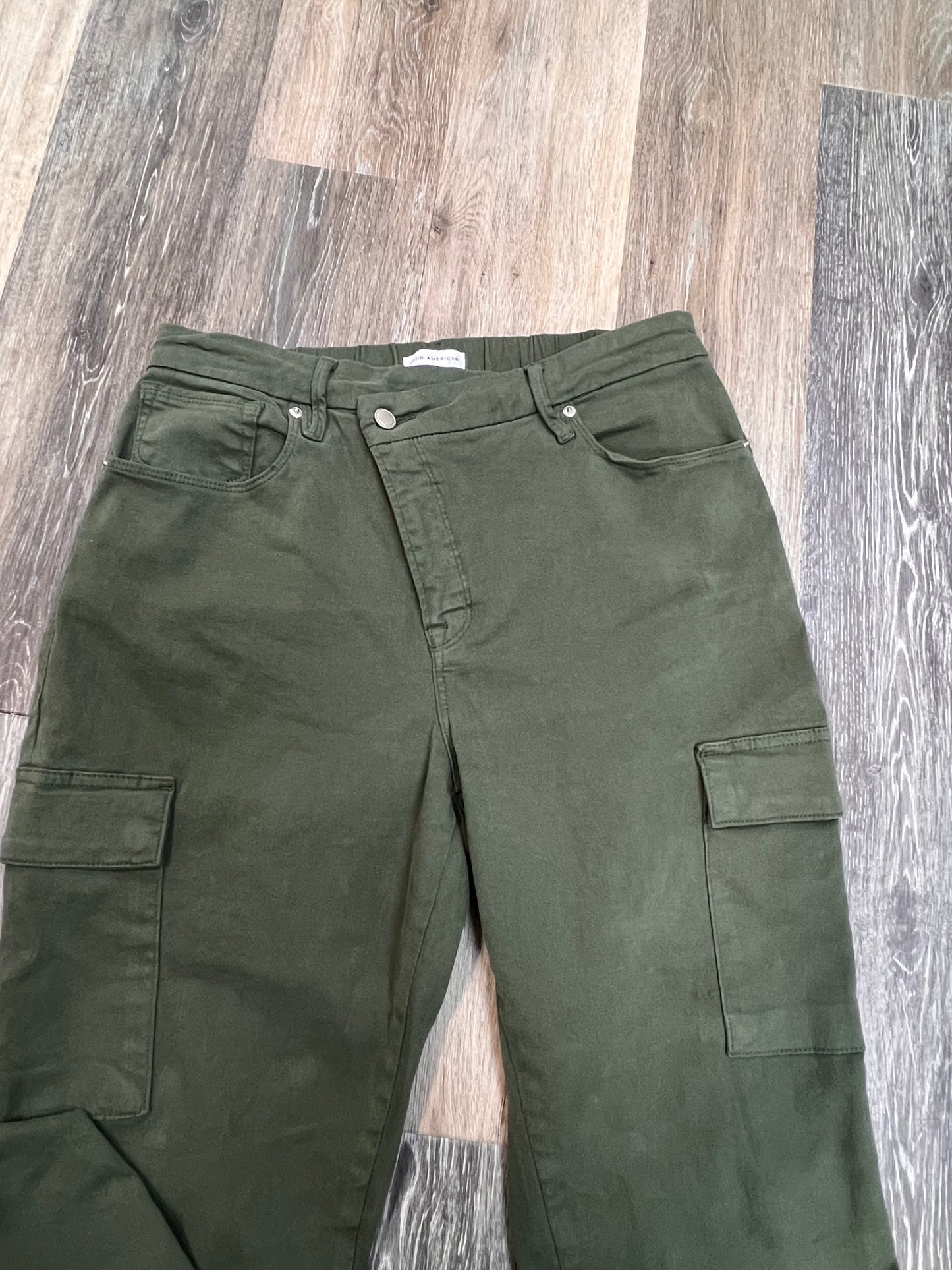 Pants Cargo & Utility By Good American In Green, Size: 12/31