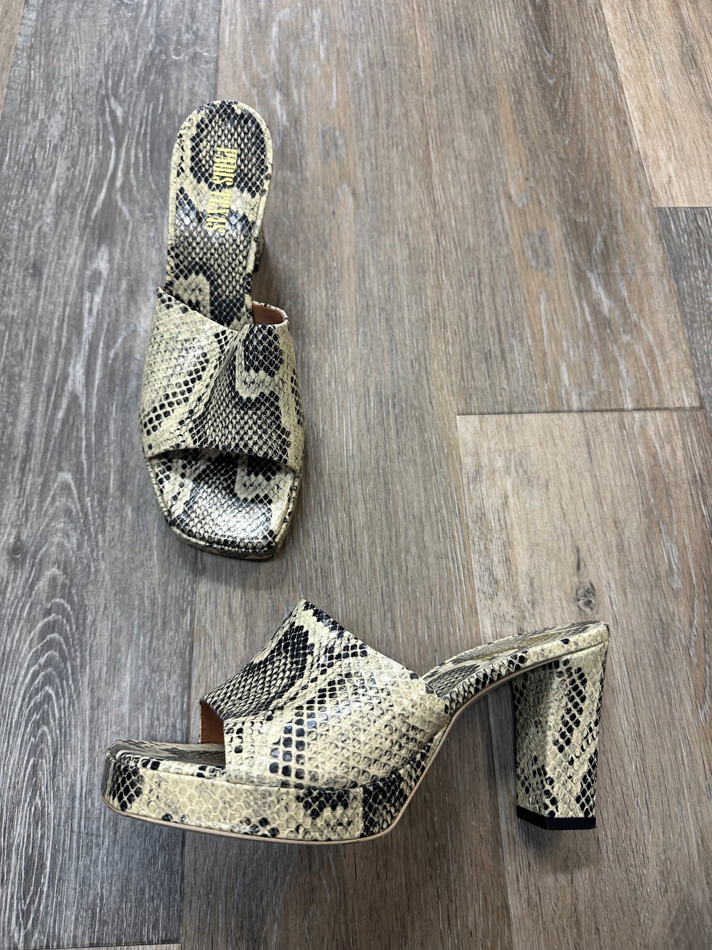 Shoes Designer By Paris Texas In Snakeskin Print, Size: 8