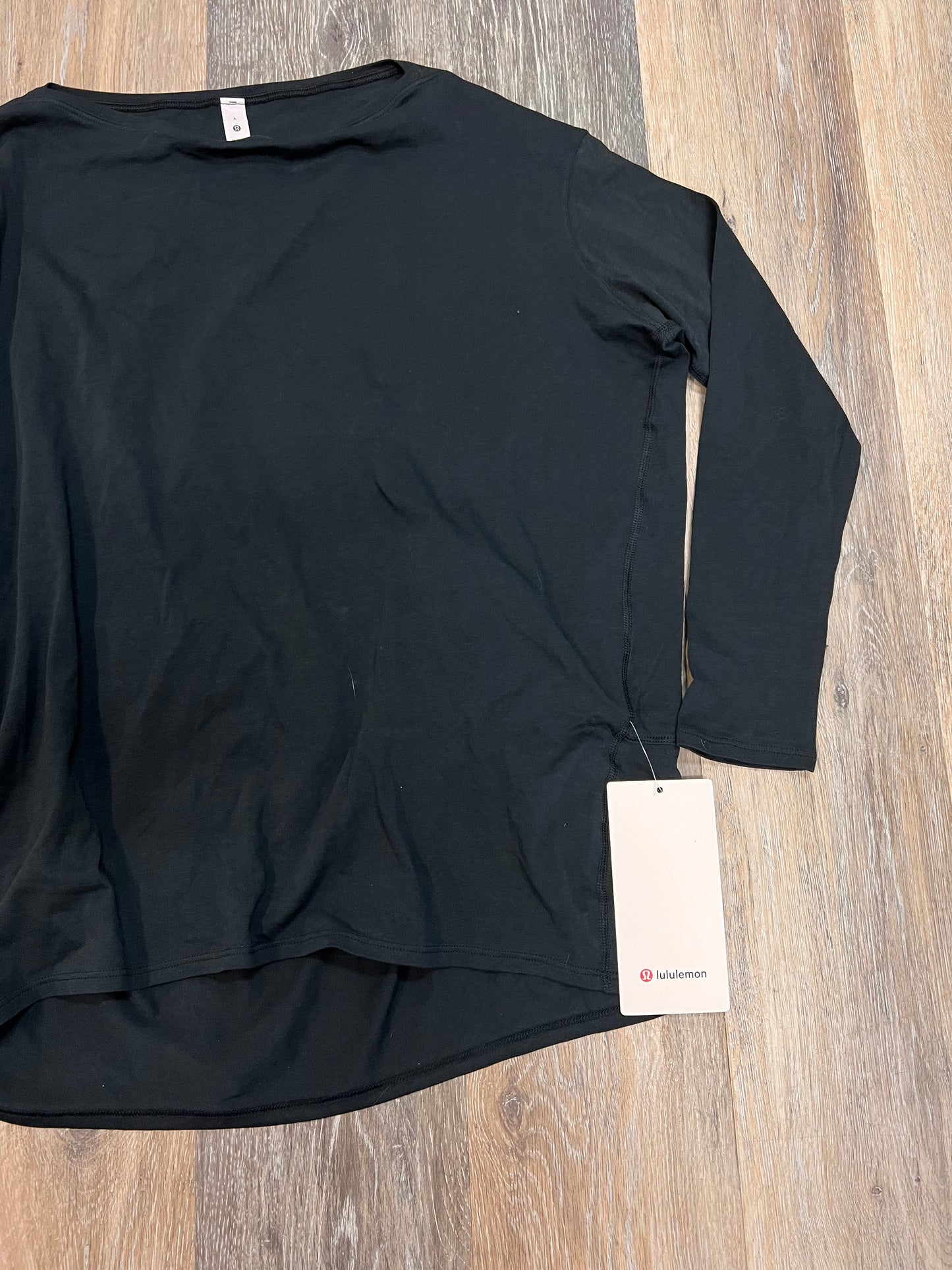 Athletic Top Long Sleeve Crewneck By Lululemon In Black, Size: 6