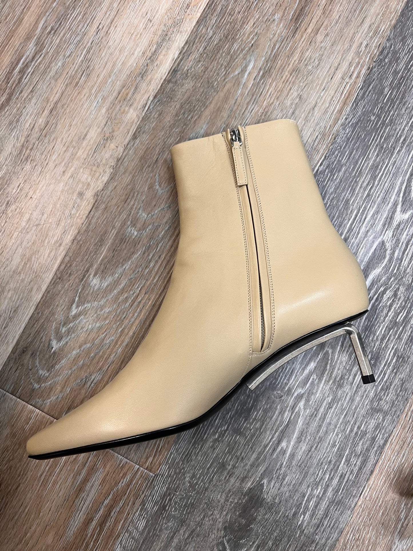 Boots Luxury Designer By Off-white In Tan, Size: 7/37