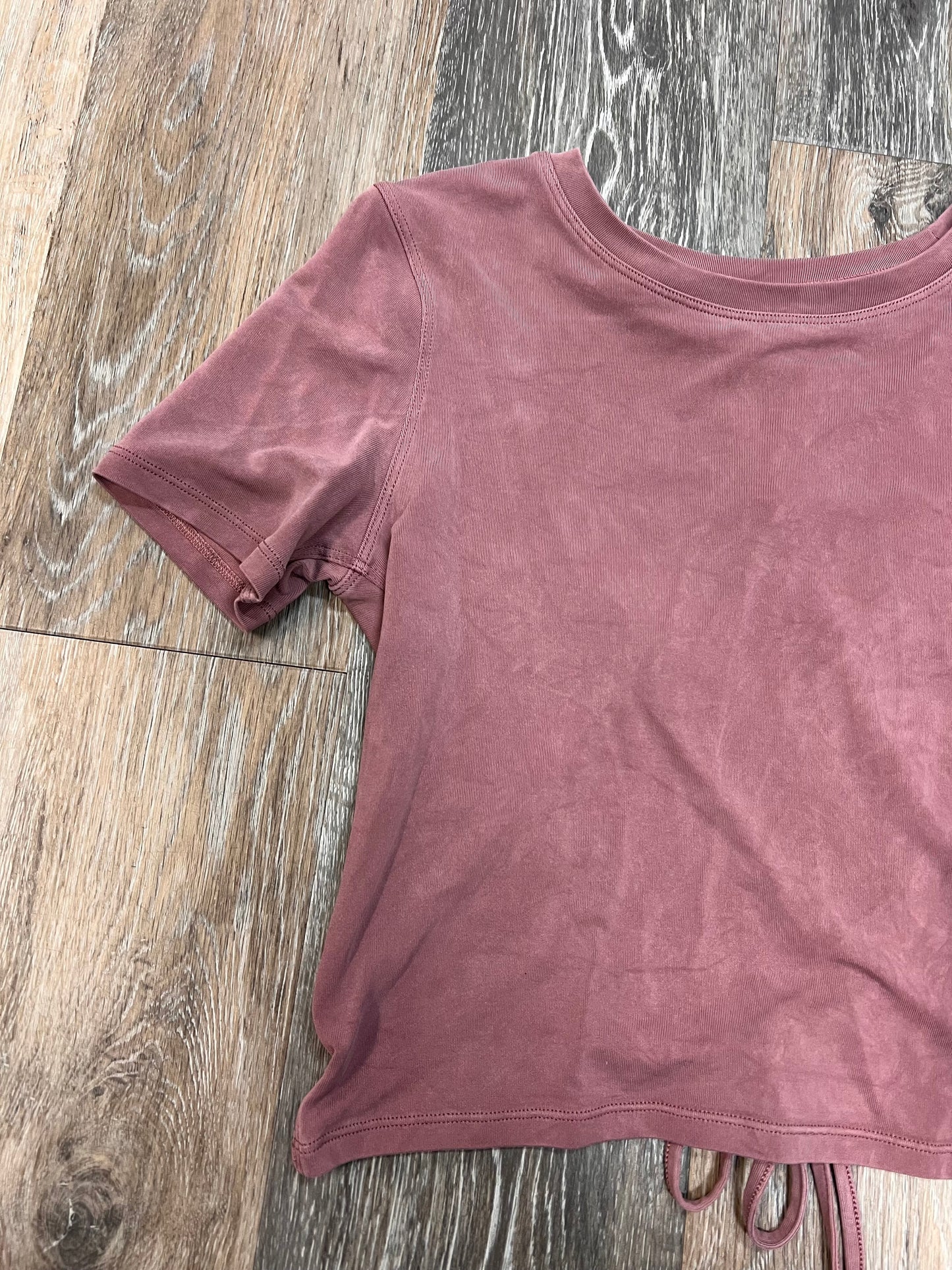 Athletic Top Short Sleeve By Lululemon In Mauve, Size: 4